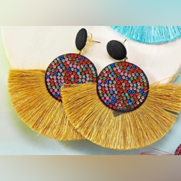 Beautiful tassel earrings - Picture 2 of 2